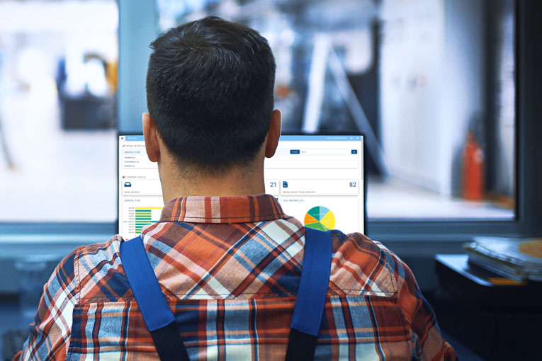 Applus operator with DRIVE NDT workflow management software